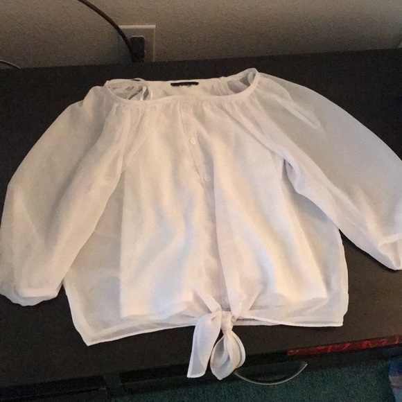 White cloth shirt - Picture 2 of 2